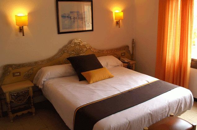 Hotel Hostal Del Sol Sant Feliu de Guíxols Zewnętrze zdjęcie