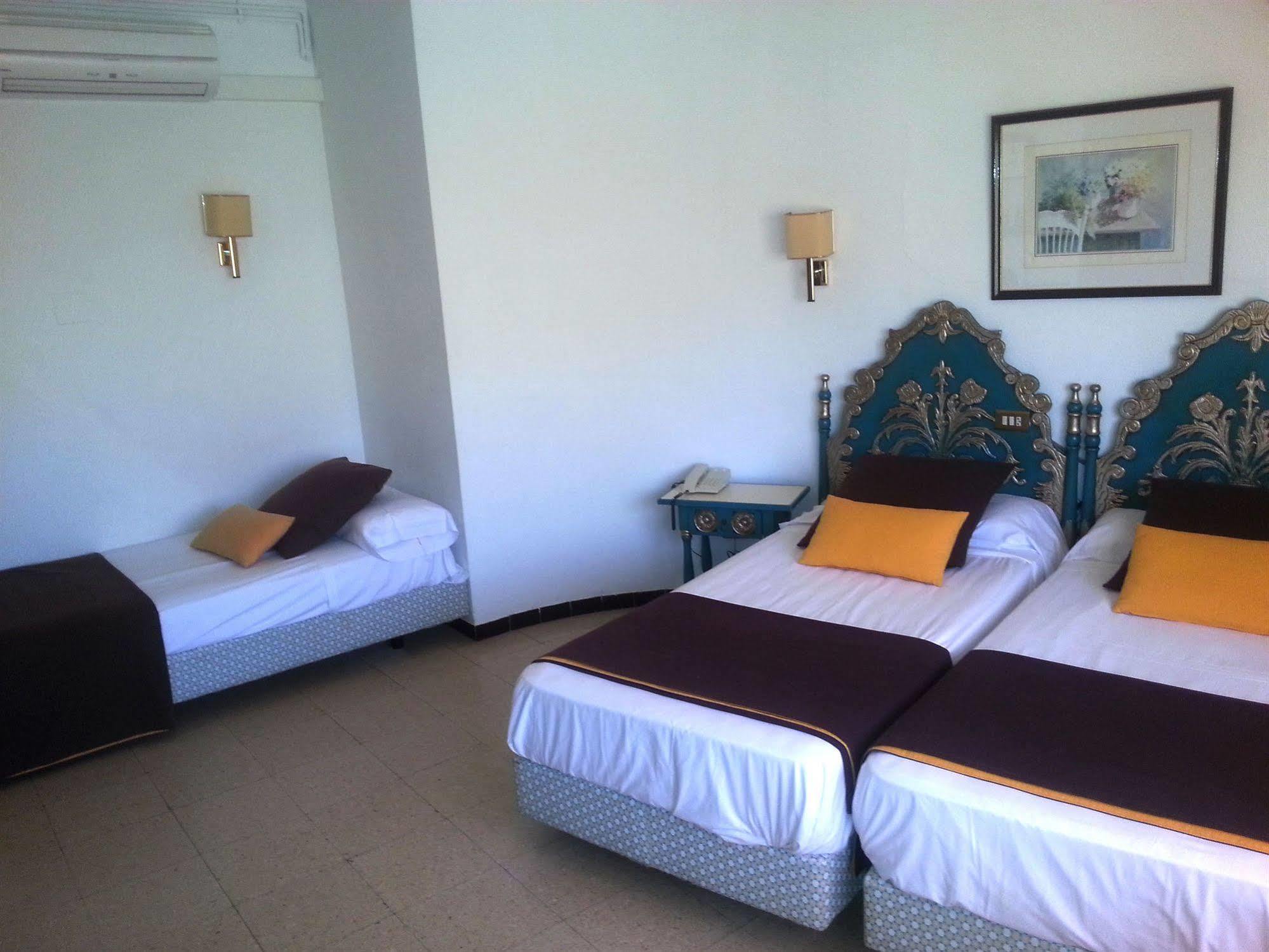 Hotel Hostal Del Sol Sant Feliu de Guíxols Zewnętrze zdjęcie