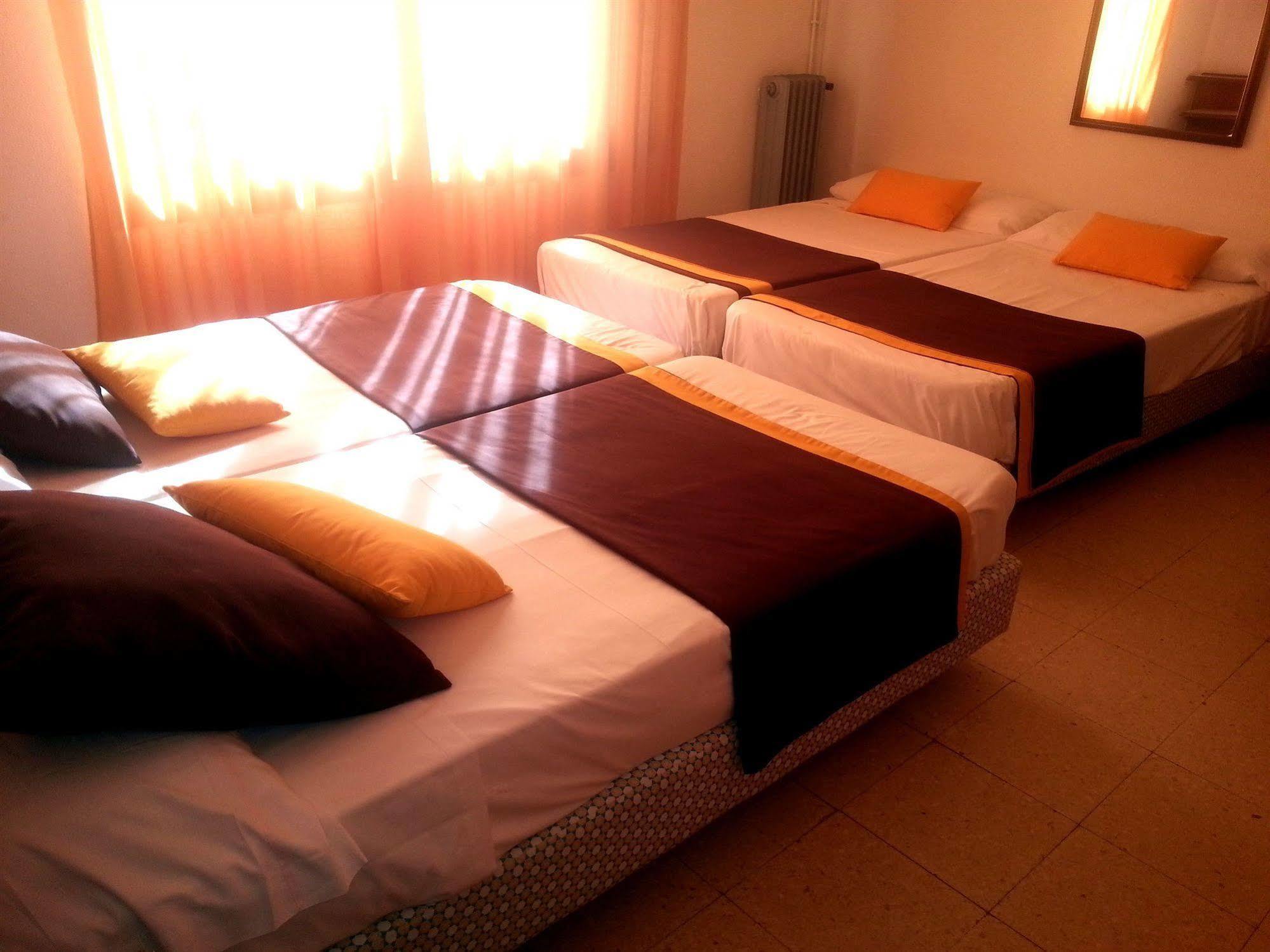 Hotel Hostal Del Sol Sant Feliu de Guíxols Zewnętrze zdjęcie