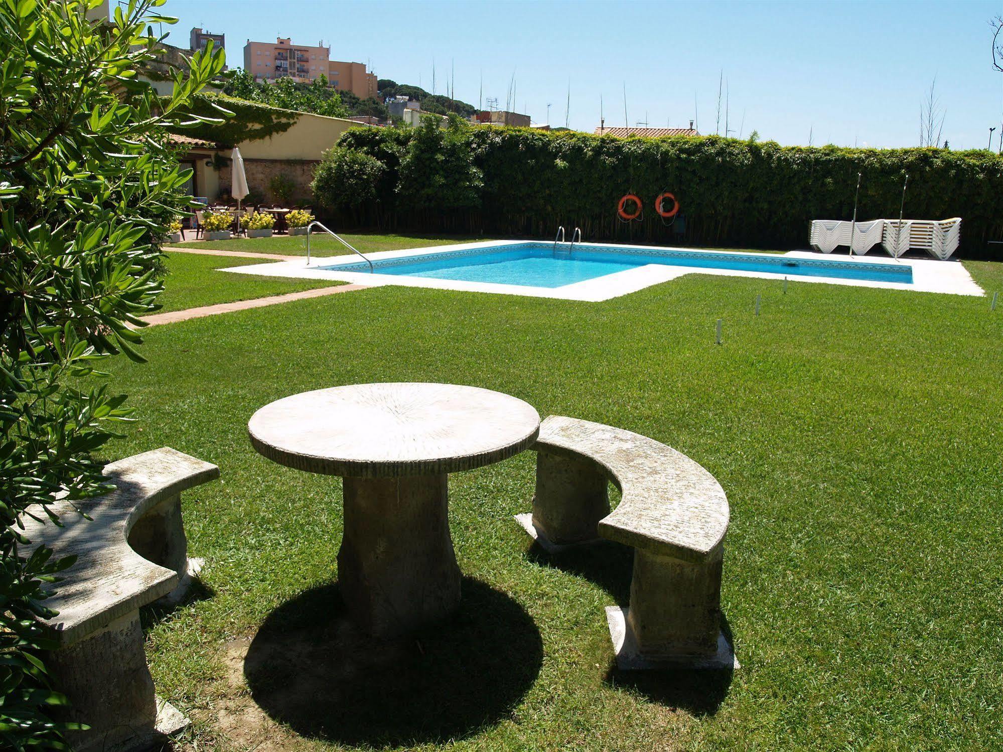 Hotel Hostal Del Sol Sant Feliu de Guíxols Zewnętrze zdjęcie